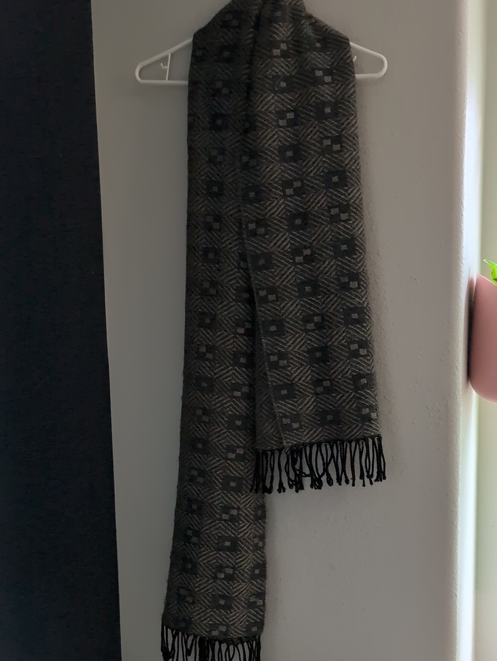 Men's Patterned Black and Gray Fringe Scarf